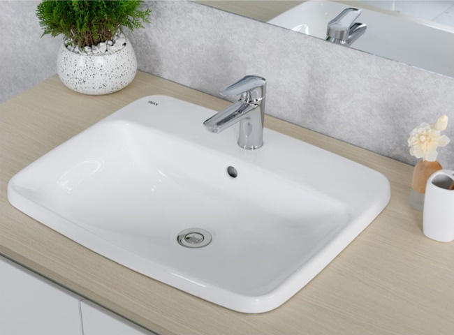 Thông tắc bồn rửa mặt bằng baking soda và giấm trắng