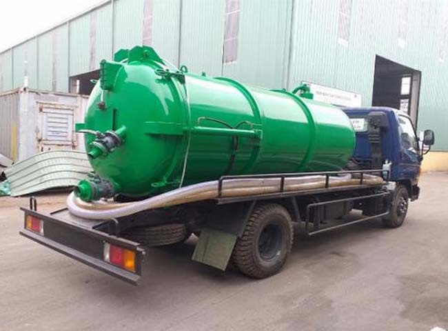 Cho thuê xe bồn vận chuyển bùn vi sinh có mặt trên toàn thành phố