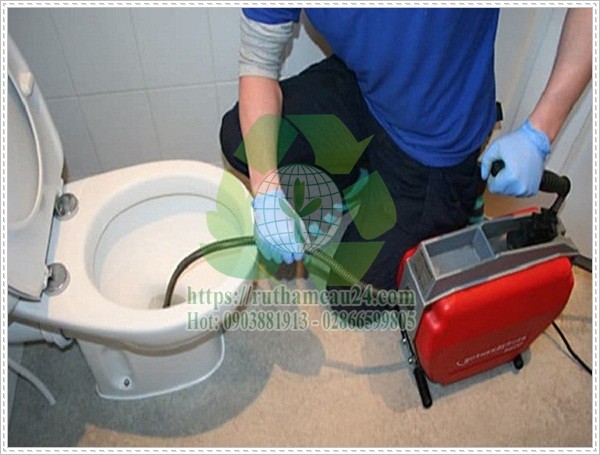 cách xử lý bồn cầu dội nước chậm xuống tốt nhất hiện nay