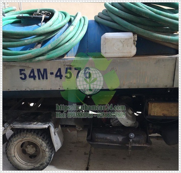 Xe rút hầm cầu.