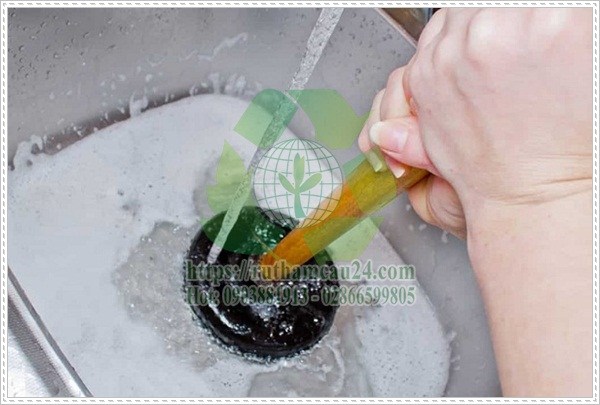 Thông nghẹt bồn rửa chén hiệu quả.