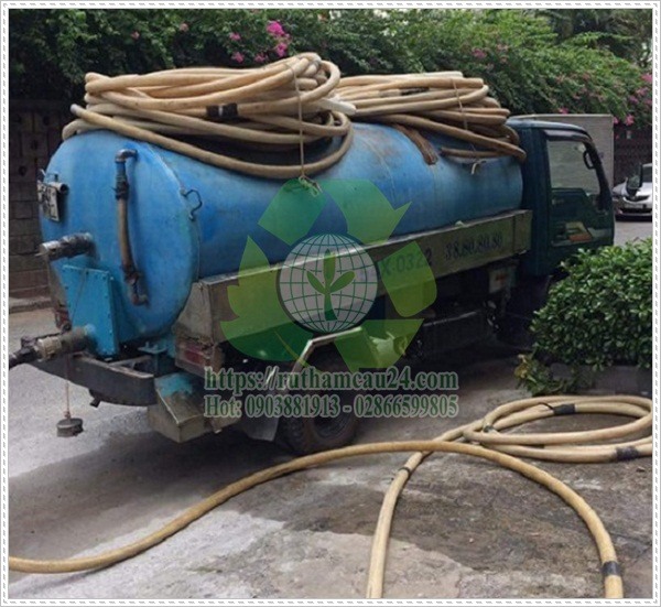 Xe bồn hút hầm cầu.