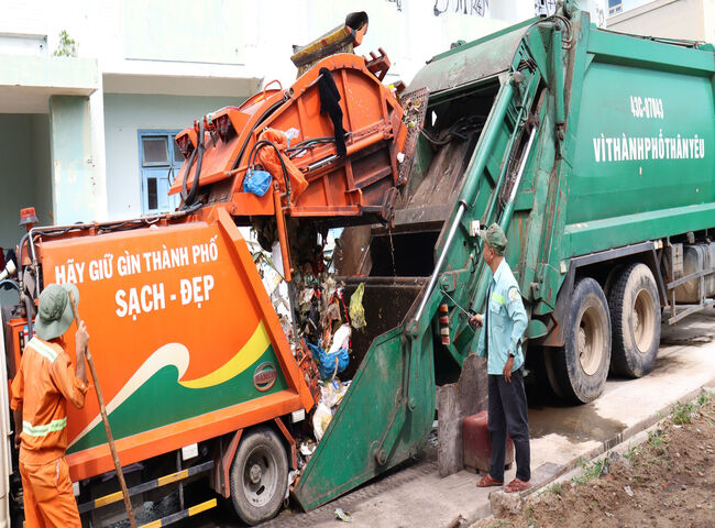Tầm quan trọng của dịch vụ thu gom rác thải sinh hoạt