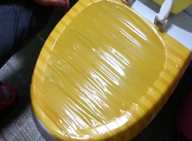 Sử dụng băng dính để xử lý rác thải hữu cơ